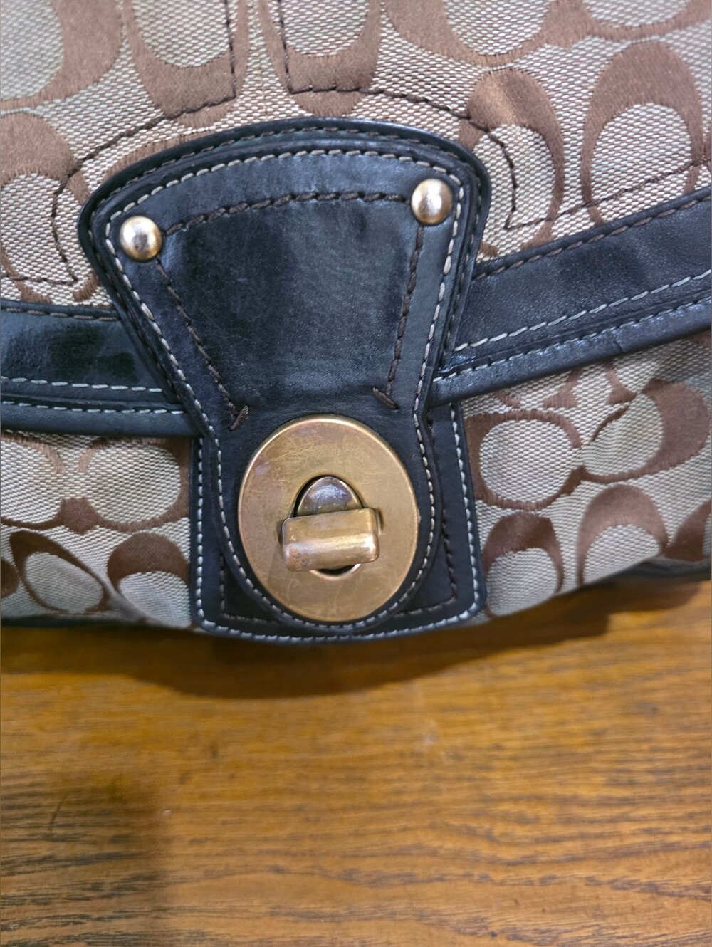 Authentic Pre-owned Coach Signature shoulder bag - Picture 12 of 13